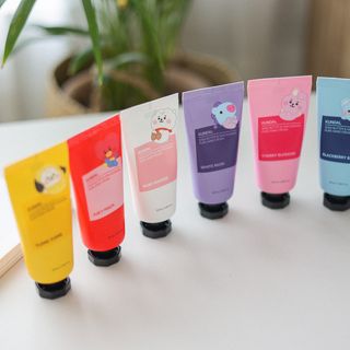 쿤달 BT21 시어버터 앤 마카다미아 퓨어 핸드크림 50ml 7구 기프트 세트 — 5점을 준 리뷰어가 2021년 3월 올린 사용 사진