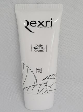 렉스리 데일리 톤업 크림 Rexri Daily Tone Up Cream — 5점을 준 리뷰어가 2022년 8월 올린 사용 사진
