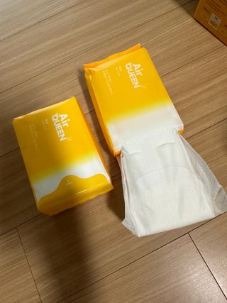 에어퀸 뉴브레스 유기농 생리대 4종 (팬티라이너 20P + 중형 10P + 대형 10P + 오버나이트 8P)_체험단 — 4.5점을 준 리뷰어가 2024년 5월 올린 사용 사진