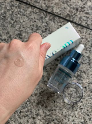 나우 [리브엠] 화해 1등 수분앰플 , 엑소코어 워터풀 텐션 앰플 — 5점을 준 리뷰어가 2023년 7월 올린 사용 사진