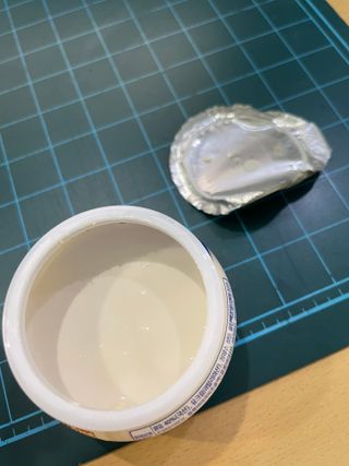 매일바이오 그릭요거트 오리지널 플레인 4개, 로스터리 커피믹스 4개 — 5점을 준 리뷰어가 2021년 12월 올린 사용 사진