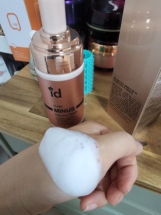 아이디플라코스메틱 아이디 브이로직 마이너스 필링 토너 110ml — 5점을 준 리뷰어가 2022년 5월 올린 사용 사진