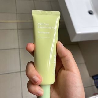 아이레시피 마일드시카 브라이트닝 업 선스크린 SPF50+ PA++++ — 5점을 준 리뷰어가 2023년 6월 올린 사용 사진