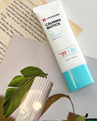 리더스코스메틱 리더스 카밍 바이오틱스 선 에센스 SPF 50+ PA++++ — 5점을 준 리뷰어가 2022년 5월 올린 사용 사진