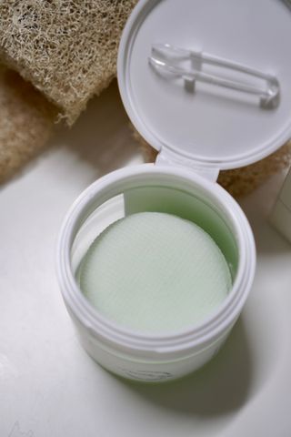 디에이브 더마-테카 바이옴 카밍패드 60매 — 5점을 준 리뷰어가 2022년 10월 올린 사용 사진