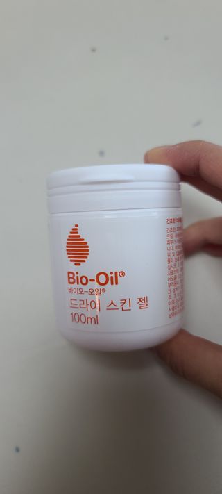 바이오오일 [바이오-오일] 드라이 스킨 젤 100ml — 5점을 준 리뷰어가 2021년 11월 올린 사용 사진