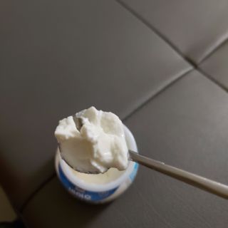 매일바이오 그릭요거트 오리지널 플레인 4개, 로스터리 커피믹스 4개 — 3점을 준 리뷰어가 2021년 12월 올린 사용 사진