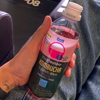 더그레잇티 콤부차 [매일유업] 더그레잇티 44kcal 콤부차 300ml *12개입 (오리지널 6개+베리리치 6개) — 5점을 준 리뷰어가 2023년 7월 올린 사용 사진