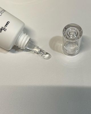 빅그린 카렌듈라(지성두피용)&시카(중건성두피용)탈모샴푸500ml-택1,빅그린 프리미어바이옴탈모앰플팩 60ml — 4점을 준 리뷰어가 2022년 12월 올린 사용 사진