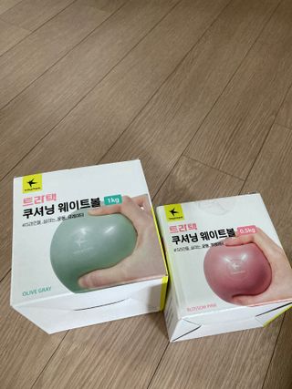 트라택 쿠셔닝 웨이트볼 0.5kg + 1kg SET — 5점을 준 리뷰어가 2022년 4월 올린 사용 사진