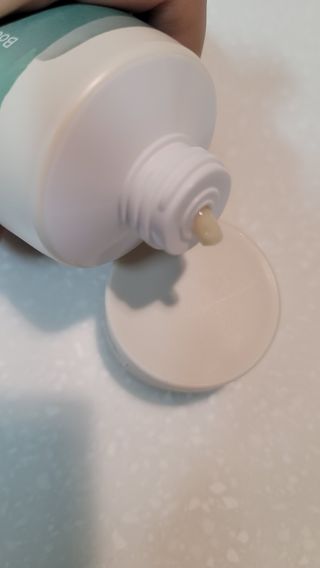 [후르디아] 올리브영 저자극 비건바디로션 — 5점을 준 리뷰어가 2023년 1월 올린 사용 사진