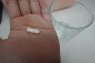 [지셀라] 프로바이오틱스 100억 유산균 보장 (1개월분 / 350mg X 30캡슐) — 4점을 준 리뷰어가 2023년 5월 올린 사용 사진
