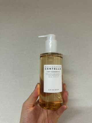 스킨1004 [SKIN1004] 마다가스카르 센텔라 라이트 클렌징 오일 200ml — 5점을 준 리뷰어가 2024년 7월 올린 사용 사진
