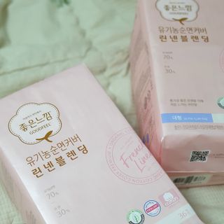 나무드 [유한킴벌리] 좋은느낌 유기농 순면 린넨블렌딩 생리대,롱라이너 중형 36매 1개 + 대형 32매 1개 — 5점을 준 리뷰어가 2021년 10월 올린 사용 사진