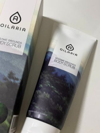오일아리아 뉴트리 모이스처라이징 세사미 씨드 오일로션 & 데일리 디톡스 세사미 그라운즈 바디스크럽 — 4점을 준 리뷰어가 2023년 6월 올린 사용 사진