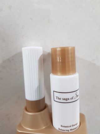 더사가오브수 [사가수] 효혜윤 보태니컬 에너지 에센스인로션 20ml /아이포올 스틱 3g — 4.5점을 준 리뷰어가 2023년 2월 올린 사용 사진