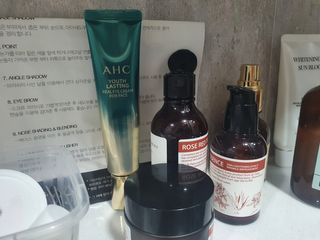 [NEW 탄력유턴 아이크림] AHC 유스 래스팅 리얼 아이크림 포 페이스 — 5점을 준 리뷰어가 2021년 2월 올린 사용 사진