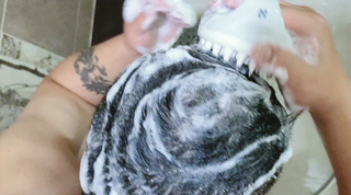 MOAMANEMUNAH 모아만에무나 플러스 두피 탈모 완화 기능성 샴푸 + 브러쉬 2종 세트 — 5점을 준 리뷰어가 2021년 10월 올린 사용 사진