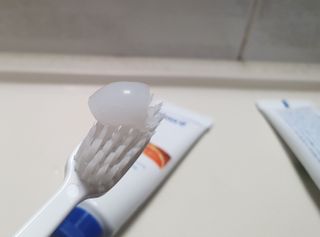 주식회사 클린디 [클린디] 파우치에 쏙 넣어 밖에서도 치아건강🦷 챙기기 [맞춤 칫솔 + 치약  + 파우치 구성] — 5점을 준 리뷰어가 2021년 12월 올린 사용 사진