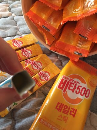 광동생활건강 [광동] 제니비타민C 비타500데일리스틱 180포+제니등신대+제니스티커 — 5점을 준 리뷰어가 2021년 12월 올린 사용 사진