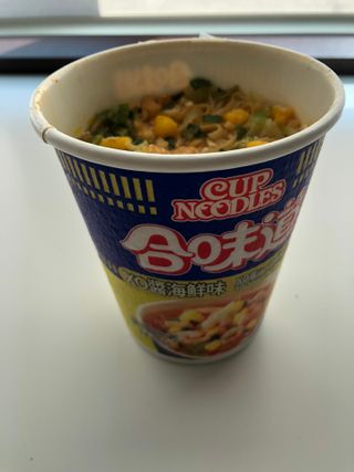 NISSIN 닛신 컵누들  4종 - 씨푸드오리지날, 씨푸드 스파이시, 씨푸드 커리, 씨푸드 XO소스 — 5점을 준 리뷰어가 2021년 12월 올린 사용 사진