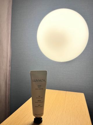 러브모아 향수 고체향수 승무원 고체향수 바르는 향수 니치향수 도손 우드세이지 앤 씨솔트 — 5점을 준 리뷰어가 2023년 1월 올린 사용 사진