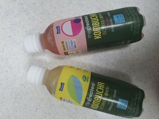 더그레잇티 콤부차 [매일유업] 더그레잇티 44kcal 콤부차 300ml *12개입 (오리지널 6개+베리리치 6개) — 1점을 준 리뷰어가 2023년 7월 올린 사용 사진