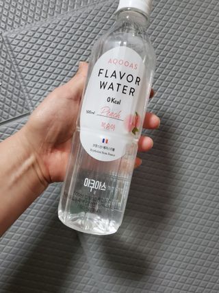 아쿠아스 플레이버워터 ★[아쿠아스] 제로칼로리 플레이버워터 복숭아/청포도 1BOX 20개입 — 5점을 준 리뷰어가 2021년 4월 올린 사용 사진