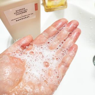 로우퀘스트 베리어 인핸싱 클렌저 190ml — 5점을 준 리뷰어가 2023년 10월 올린 사용 사진