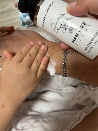 소담스퀘어 상암 [맨라이크옴므] 올데이 퍼펙트 올인원 로션 — 4점을 준 리뷰어가 2022년 11월 올린 사용 사진
