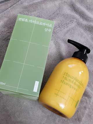 방방곳곳 편림초 마이크로바이옴 샴푸 — 5점을 준 리뷰어가 2022년 3월 올린 사용 사진