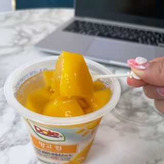 돌 MF[Dole] 파인애플컵/망고컵/복숭아컵 198g 6입X1박스 (맛 1가지 랜덤 발송) — 5점을 준 리뷰어가 2024년 5월 올린 사용 사진