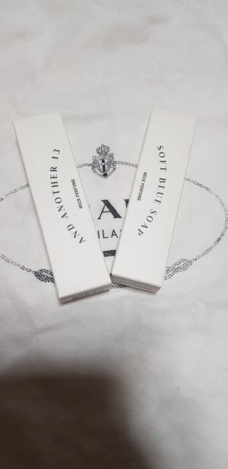 멈칫(MUMCHIT) 넥퍼퓸 NECKPERFUME 2가지 향 — 5점을 준 리뷰어가 2021년 11월 올린 사용 사진