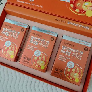 서울약사신협_내몸애발란스멀티비타민앤미네랄파워업_800mg x 90정 — 5점을 준 리뷰어가 2021년 6월 올린 사용 사진