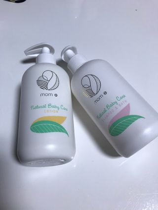 mom e 맘이 내추럴 베이비 케어 샴푸앤바스+로션 — 4.5점을 준 리뷰어가 2021년 1월 올린 사용 사진