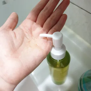 스킨큐어 산다화 순한 클렌징 동백 오일 200ml — 5점을 준 리뷰어가 2023년 4월 올린 사용 사진