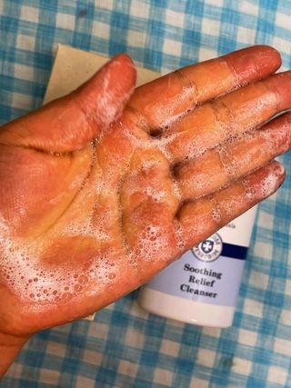 큐어코드 수딩 릴리프 클렌저 — 5점을 준 리뷰어가 2022년 7월 올린 사용 사진