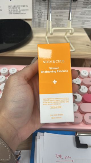 체르엠 스템앤셀 비타민 브라이트닝 에센스 30ml 1개 — 4.5점을 준 리뷰어가 2021년 11월 올린 사용 사진