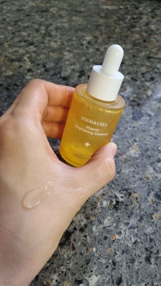 체르엠 스템앤셀 비타민 브라이트닝 에센스 30ml 1개 — 5점을 준 리뷰어가 2022년 1월 올린 사용 사진