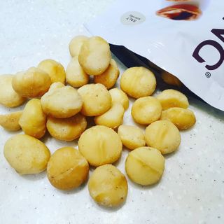 도이퉁 마카다미아 넛 90g  로얄 마카넛 오리지널 쏠트 허니 — 5점을 준 리뷰어가 2021년 3월 올린 사용 사진