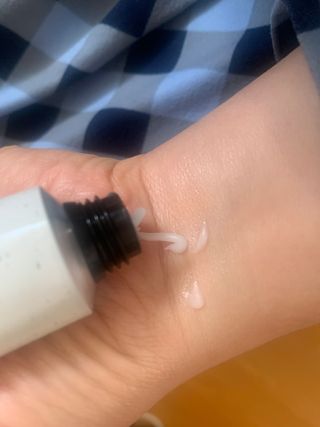 멈칫(MUMCHIT) 넥퍼퓸 NECKPERFUME 2가지 향 — 4점을 준 리뷰어가 2021년 11월 올린 사용 사진