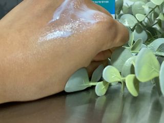 리더스코스메틱 리더스 카밍 바이오틱스 선 에센스 SPF 50+ PA++++ — 5점을 준 리뷰어가 2022년 6월 올린 사용 사진