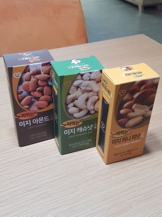 짜먹는 이지견과 짜먹는 이지아몬드, 짜먹는 이지허니피넛, 짜먹는 이지캐슈넛 각 10g X  10포 — 5점을 준 리뷰어가 2021년 2월 올린 사용 사진
