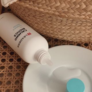 리더스코스메틱 리더스 카밍 바이오틱스 에센스 워터 — 5점을 준 리뷰어가 2021년 7월 올린 사용 사진