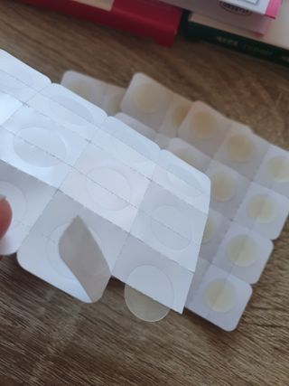 올리브영 엘라밴드 하이드로 도트 스팟패치 12mm, 티트리 — 5점을 준 리뷰어가 2022년 9월 올린 사용 사진