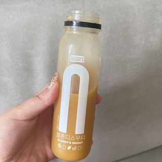 BLENDY'S 핑크 스무디+블론디 스무디 — 3점을 준 리뷰어가 2021년 9월 올린 사용 사진