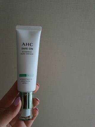 [AHC] 세이프온 에센스 선크림 올리브영 스페셜 증정 기획세트 — 5점을 준 리뷰어가 2022년 6월 올린 사용 사진