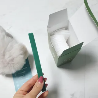 코보콩 에어슈즈 강아지 일회용 신발 소용량 패키지 20매 초경량  미끄럼방지 실내외 겸용 — 3점을 준 리뷰어가 2022년 2월 올린 사용 사진
