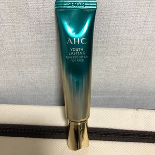 [NEW 탄력유턴 아이크림] AHC 유스 래스팅 리얼 아이크림 포 페이스 — 4점을 준 리뷰어가 2021년 2월 올린 사용 사진