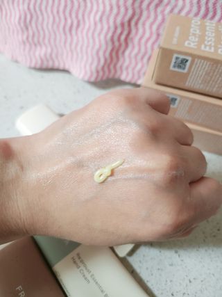 [후르디아] 끈적임 없는 착한성분 비건  핸드크림 3종 — 4점을 준 리뷰어가 2023년 12월 올린 사용 사진